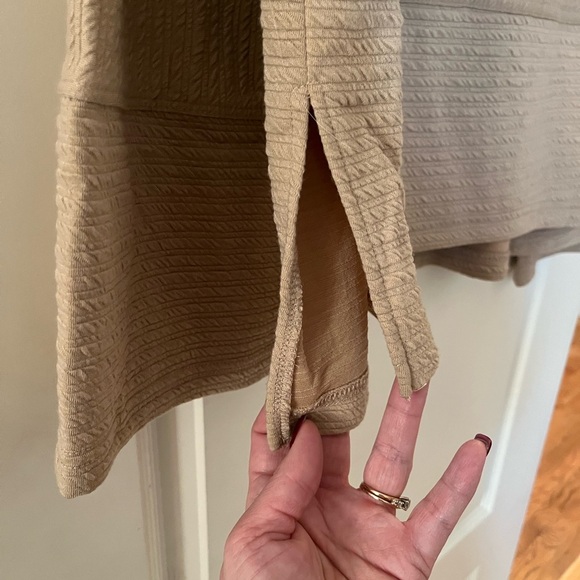 NWT Tahari Sport Viscose blend Pullover Oversized Women’s size small - Picture 5 of 16